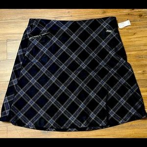 Roz & Ali NWT plaid black/white winter skirt 2X